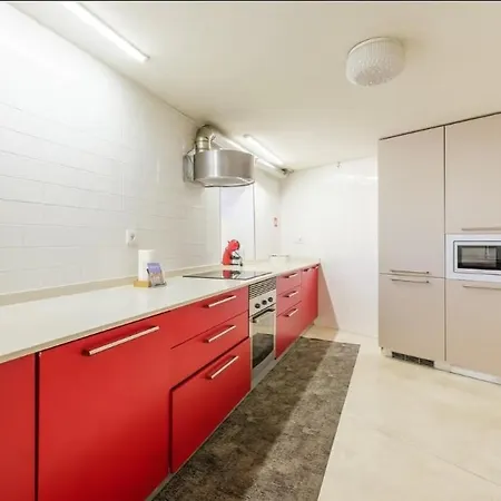 Townhouse 4 Bedrooms Sunny Oporto