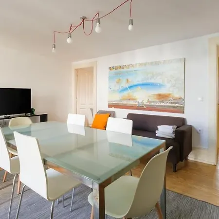 Townhouse 4 Bedrooms Sunny *